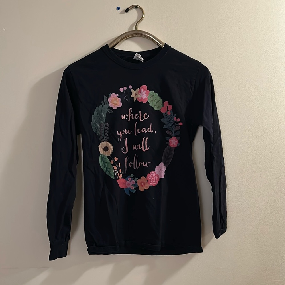 Cotton, long sleeve Gilmore girls shirt.